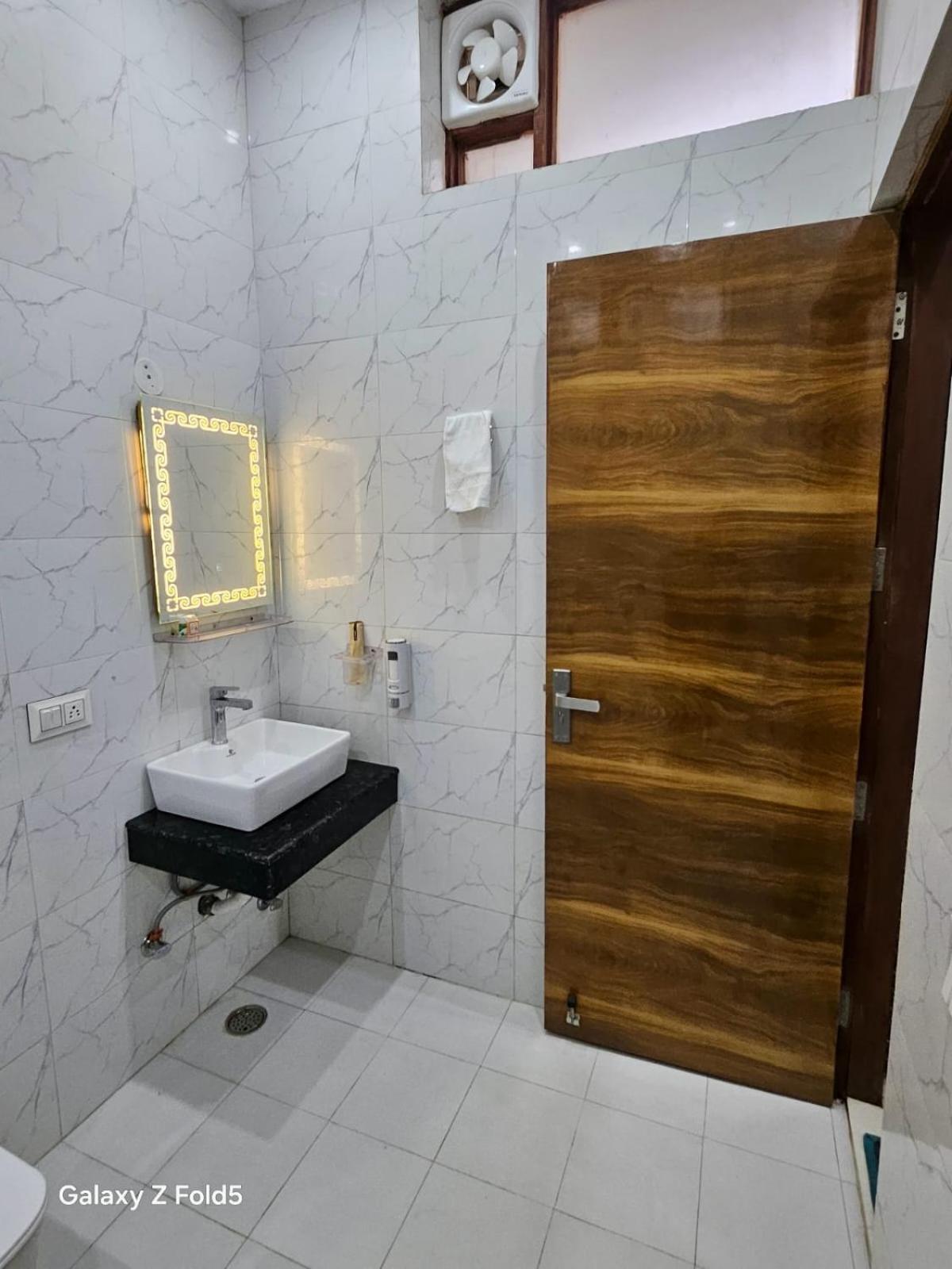 Ashirwaad 249 Bed & Breakfast Greater Noida Eksteriør bilde