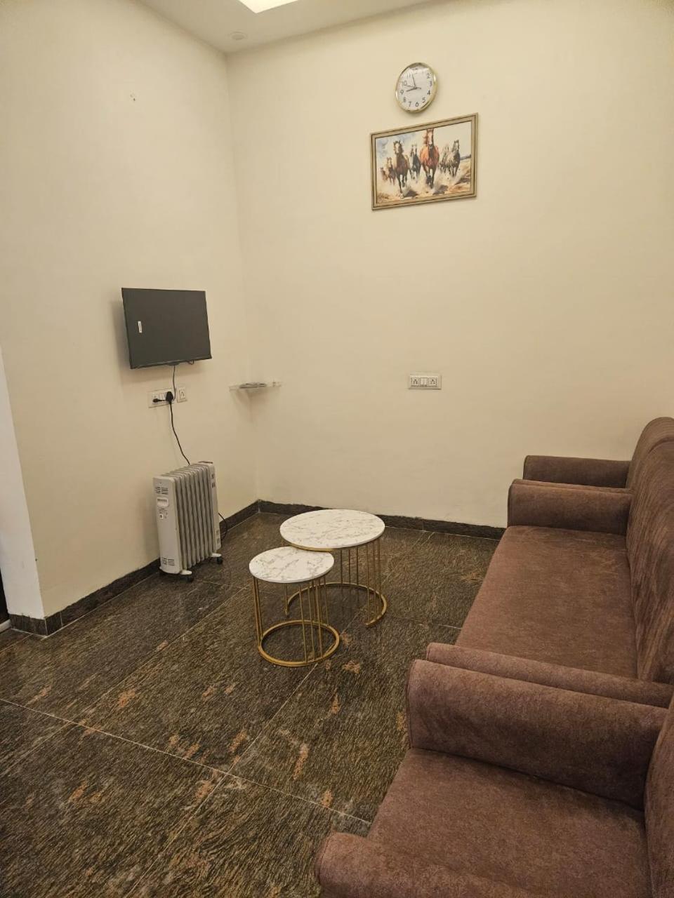 Ashirwaad 249 Bed & Breakfast Greater Noida Eksteriør bilde