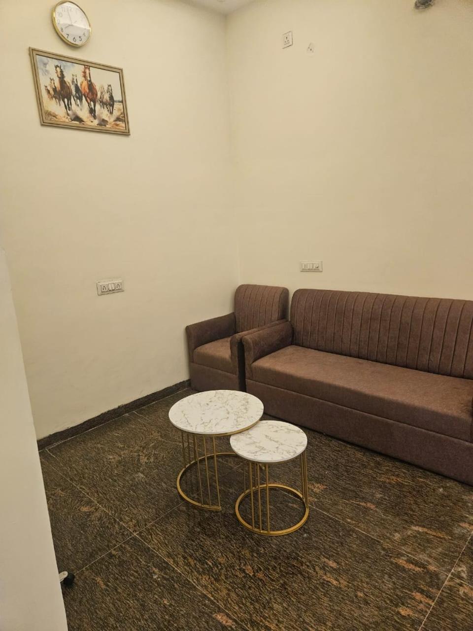 Ashirwaad 249 Bed & Breakfast Greater Noida Eksteriør bilde