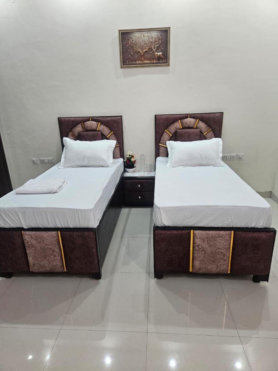 Ashirwaad 249 Bed & Breakfast Greater Noida Eksteriør bilde