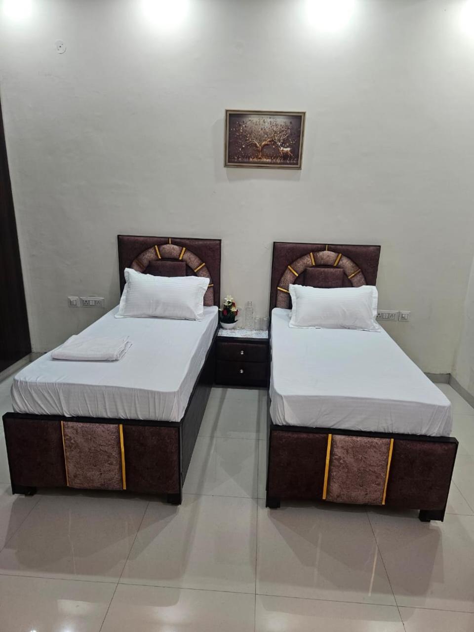 Ashirwaad 249 Bed & Breakfast Greater Noida Eksteriør bilde