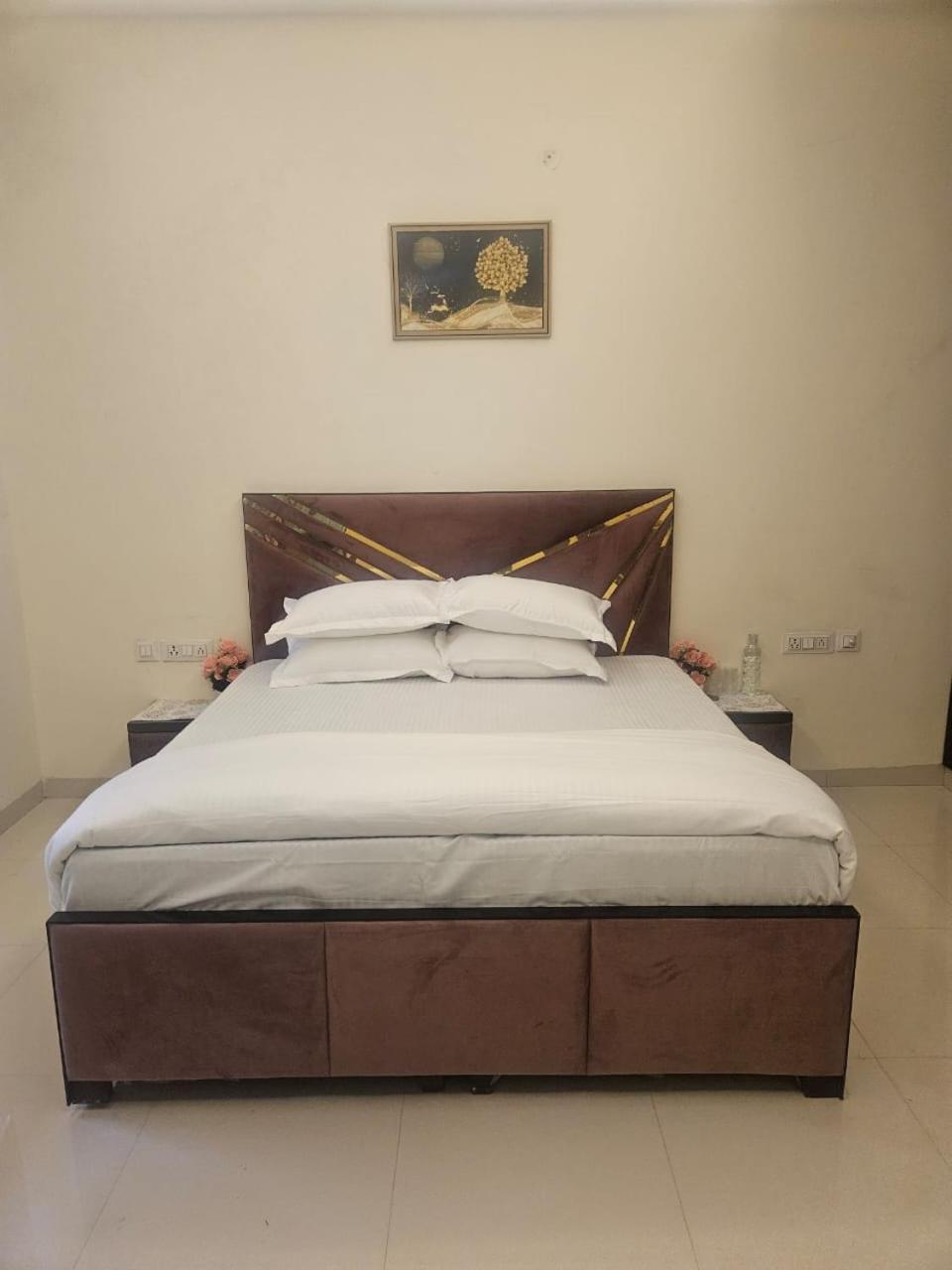 Ashirwaad 249 Bed & Breakfast Greater Noida Eksteriør bilde